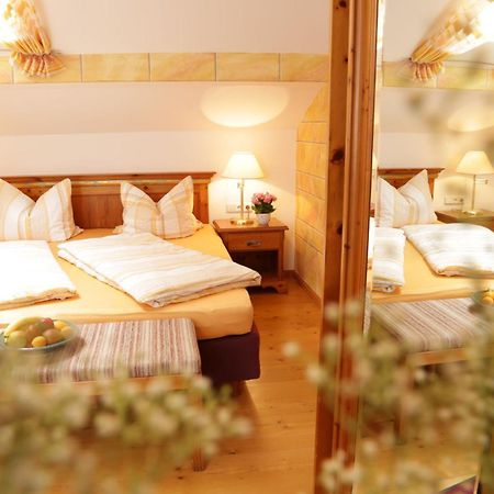 Lindlweberhof Hotel Розенхайм Екстериор снимка