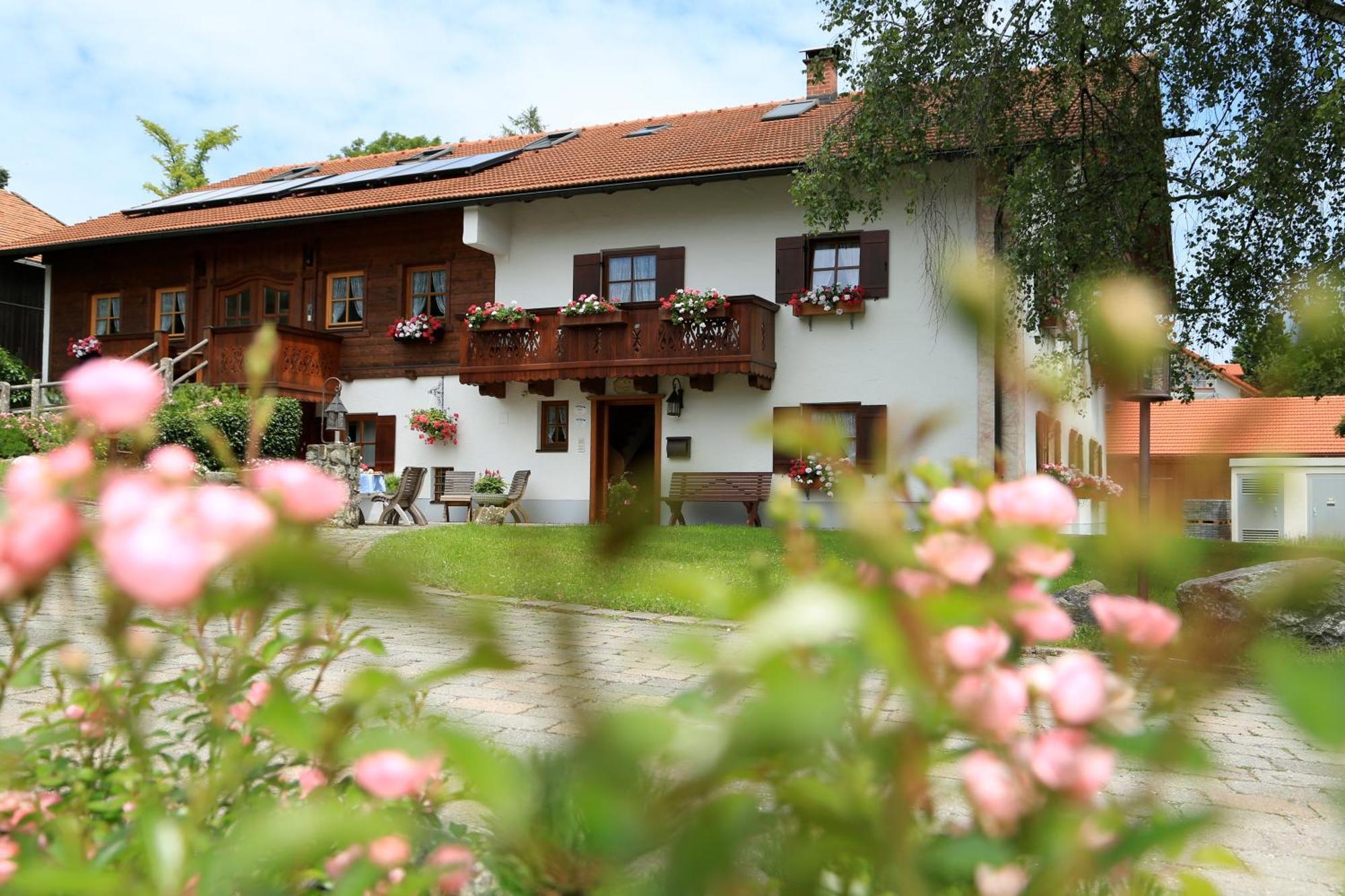 Lindlweberhof Hotel Розенхайм Екстериор снимка